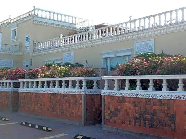 dover garden suites hotel hero