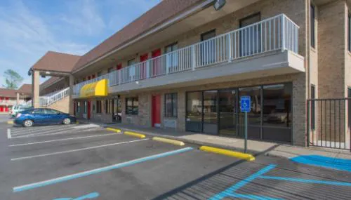 Studios and Suites 4 Less Battlefield Blvd hotel hero