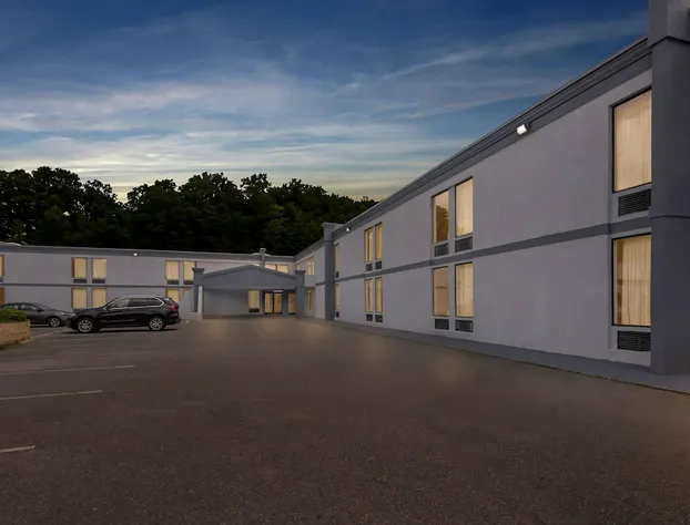 Econo Lodge Mt. Hope - Beckley hotel detail image 4