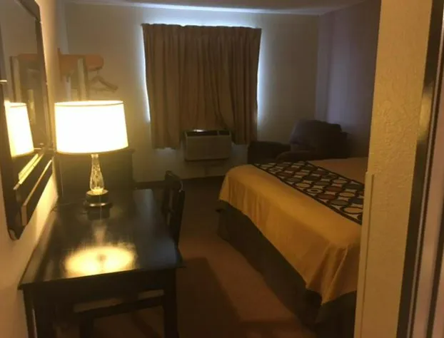 Super 8 by Wyndham New Castle hotel detail image 4