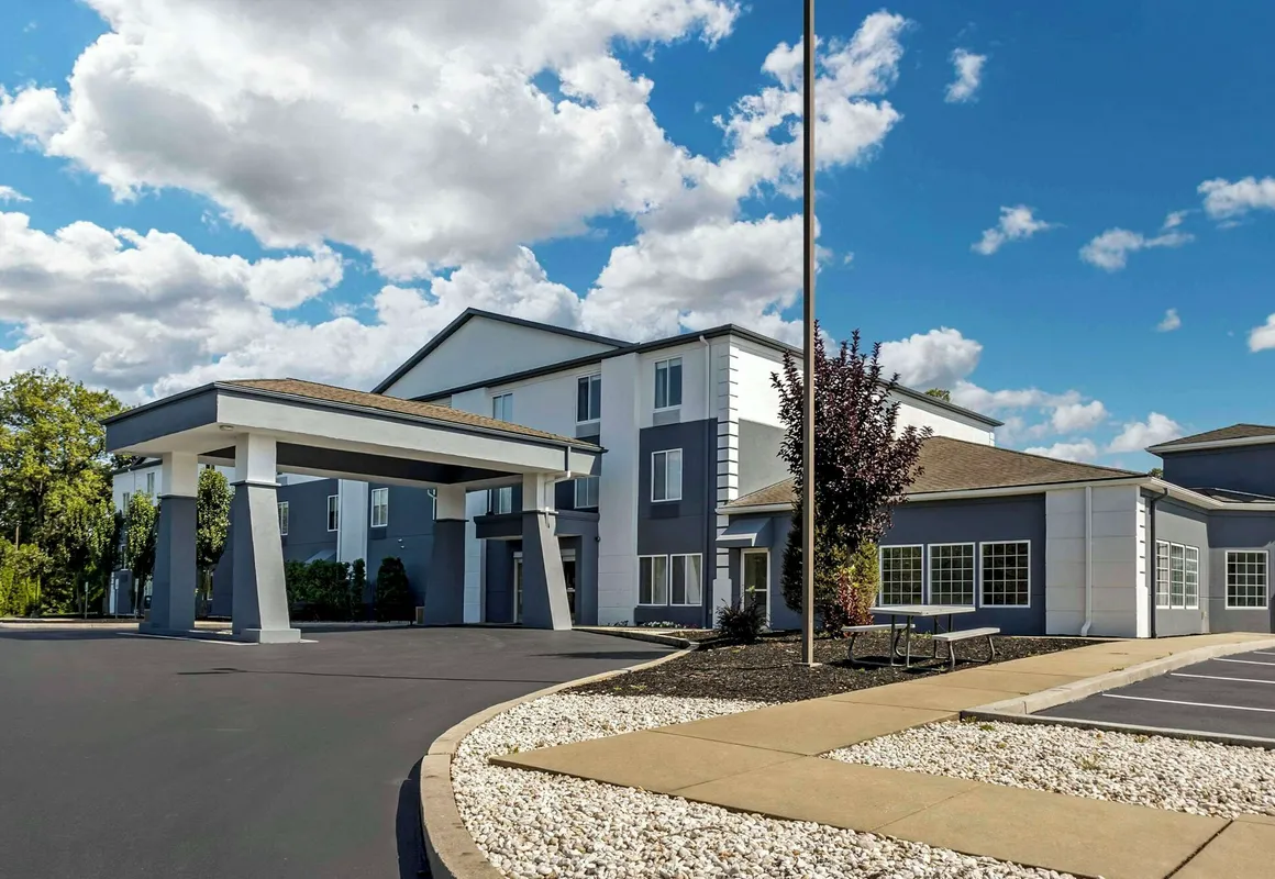 Comfort Inn & Suites Harrisburg-Hershey North hotel hero