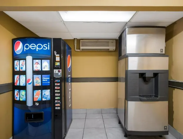 Econo Lodge Allentown North hotel detail image 1