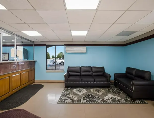 Econo Lodge Allentown North hotel detail image 2