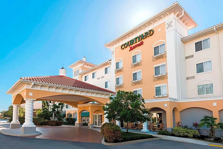 Courtyard by Marriott Fort Myers I-75/Gulf Coast Town Center hotel hero