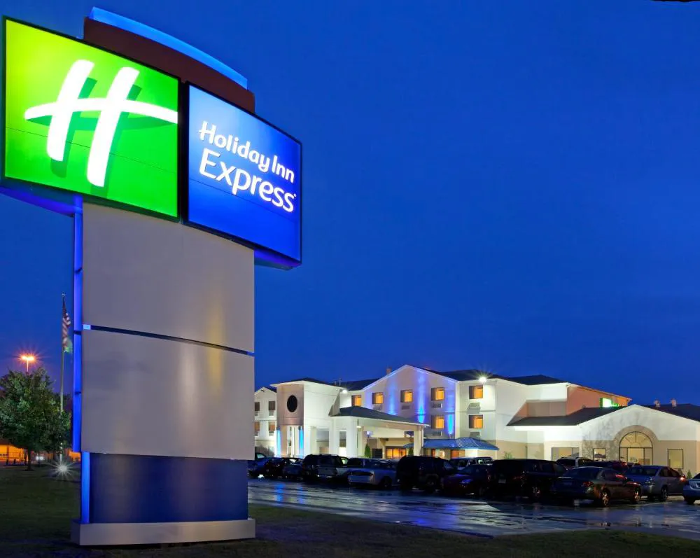 Holiday Inn Express Pittsburgh North by IHG hotel hero
