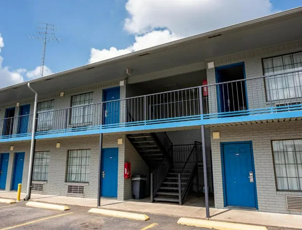 American Inn & Suites Russellville hotel detail image 2