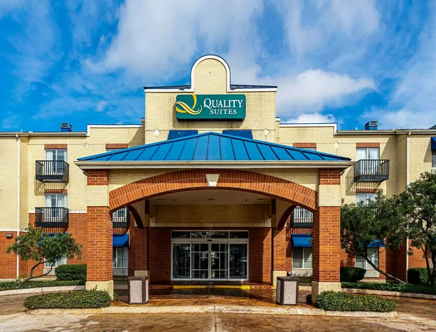 Quality Suites San Antonio Northeast hotel detail image 1