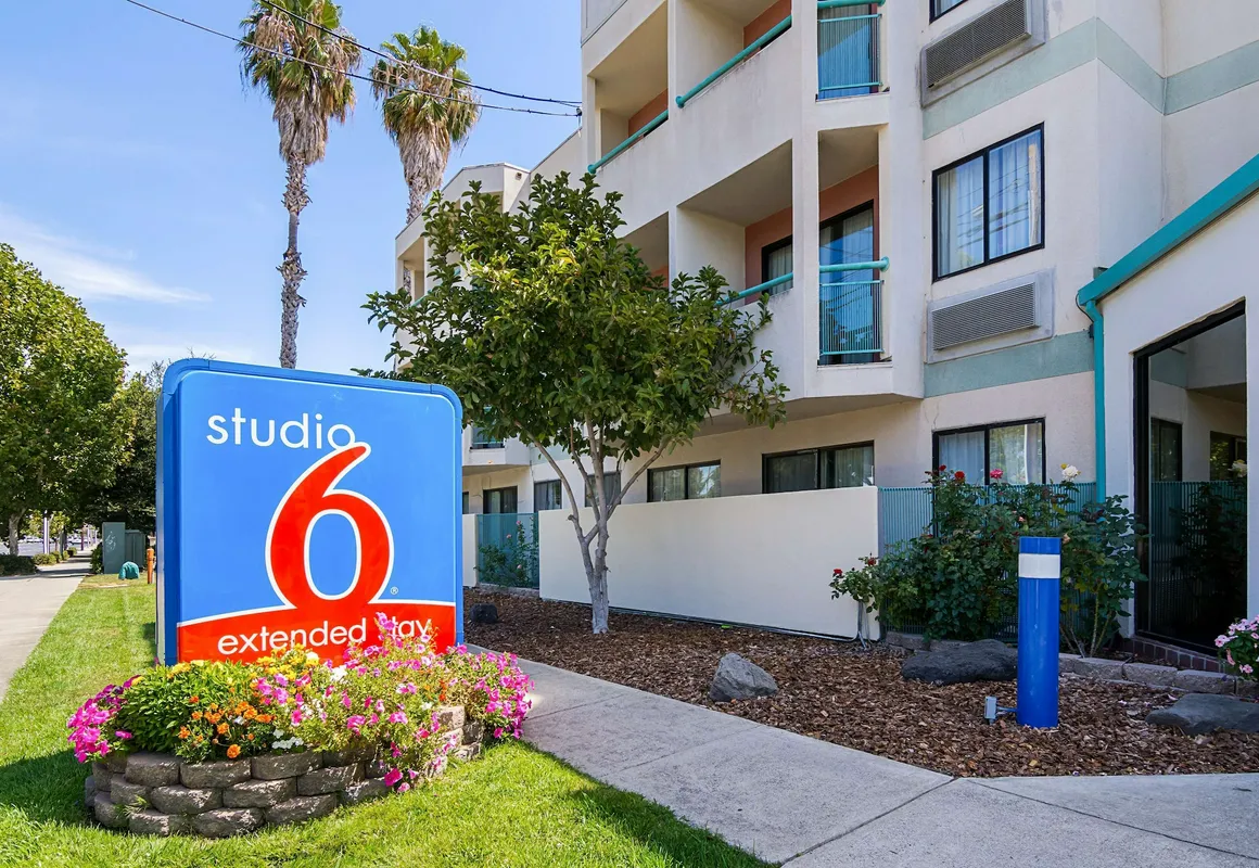 Studio 6 Concord, CA hotel hero