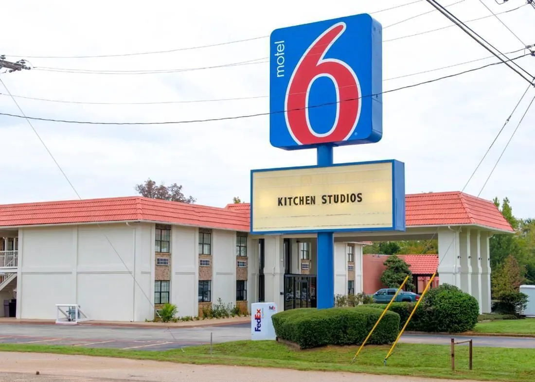 Motel 6 Palestine, TX hotel hero