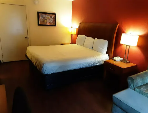 Econo Lodge Inn & Suites Griffin North hotel detail image 1