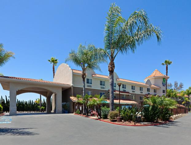 Holiday Inn Express Hotel & Suites San Diego-Escondido, an IHG Hotel hotel detail image 3