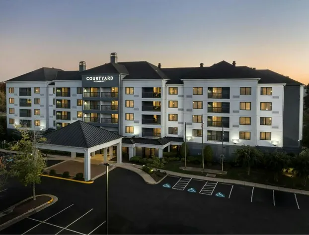 Courtyard by Marriott Richmond Chester hotel detail image 1