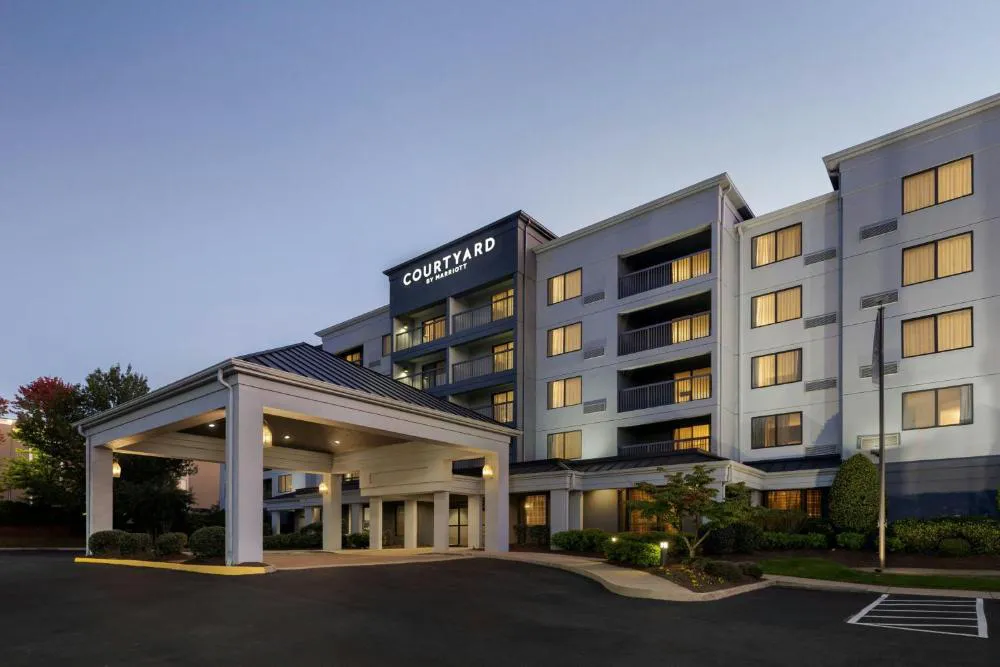Courtyard by Marriott Richmond Chester hotel hero