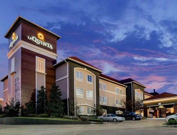 La Quinta Inn & Suites by Wyndham Vicksburg hotel detail image 1