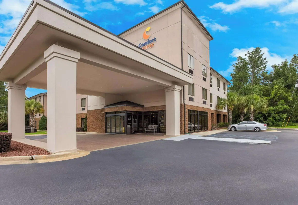 Comfort Suites North Mobile hotel hero