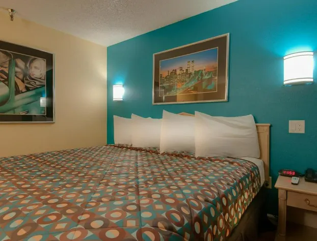 Vagabond Inn Bakersfield South hotel detail image 4