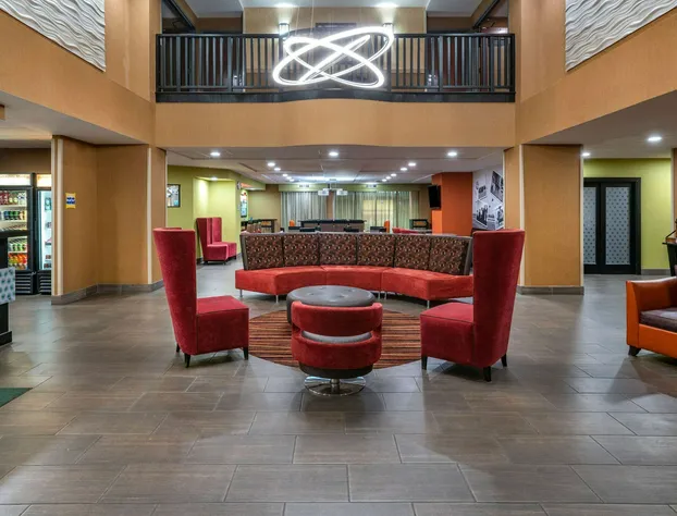 La Quinta Inn & Suites by Wyndham Clarksville hotel detail image 2