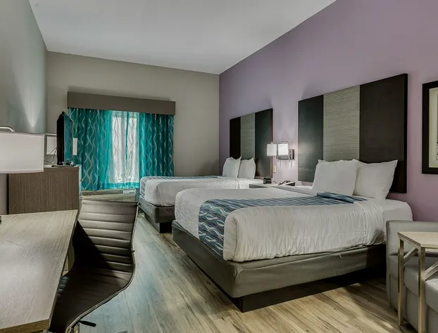 La Quinta Inn & Suites by Wyndham Clarksville hotel detail image 4