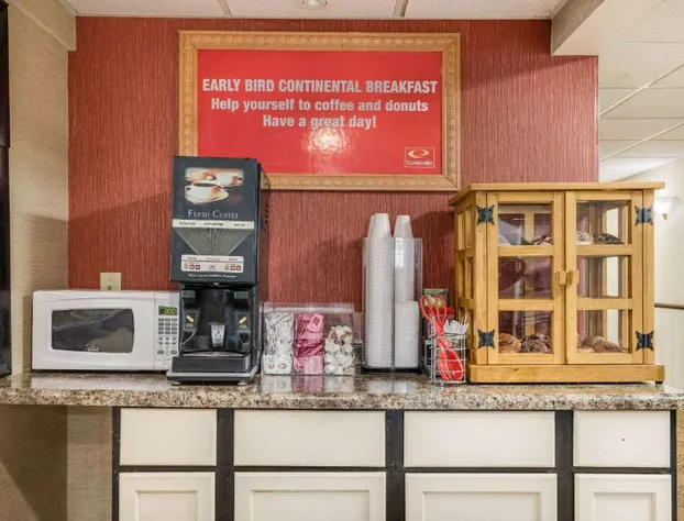 Econo Lodge Milwaukee Airport hotel detail image 2