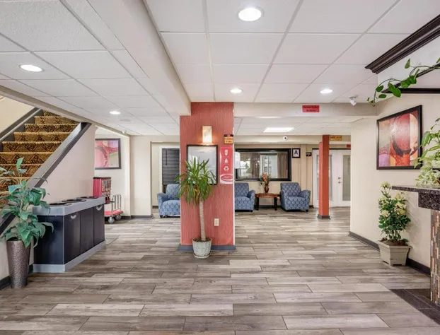 Econo Lodge Milwaukee Airport hotel detail image 1