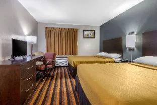 Econo Lodge Milwaukee Airport hotel detail image 3