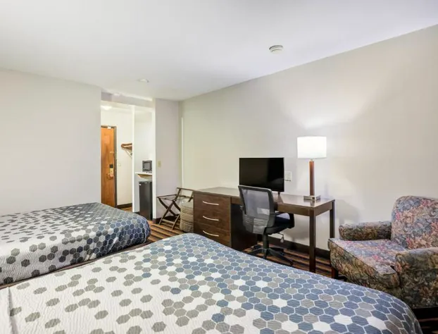 Econo Lodge Milwaukee Airport hotel detail image 2