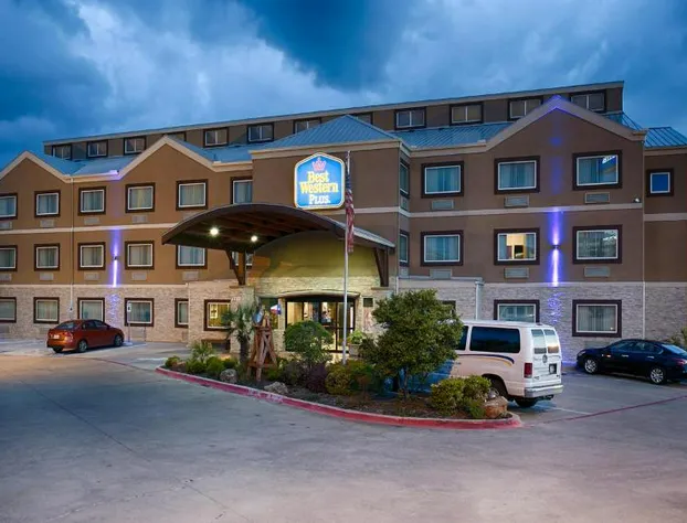 Best Western Plus Arlington North Hotel & Suites hotel detail image 1