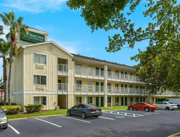 HomeTowne Studios by Red Roof Orlando - UCF Area hotel detail image 2