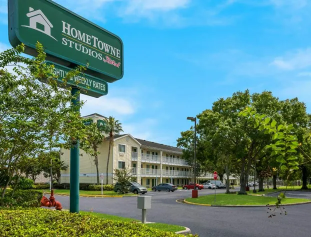 HomeTowne Studios by Red Roof Orlando - UCF Area hotel detail image 4