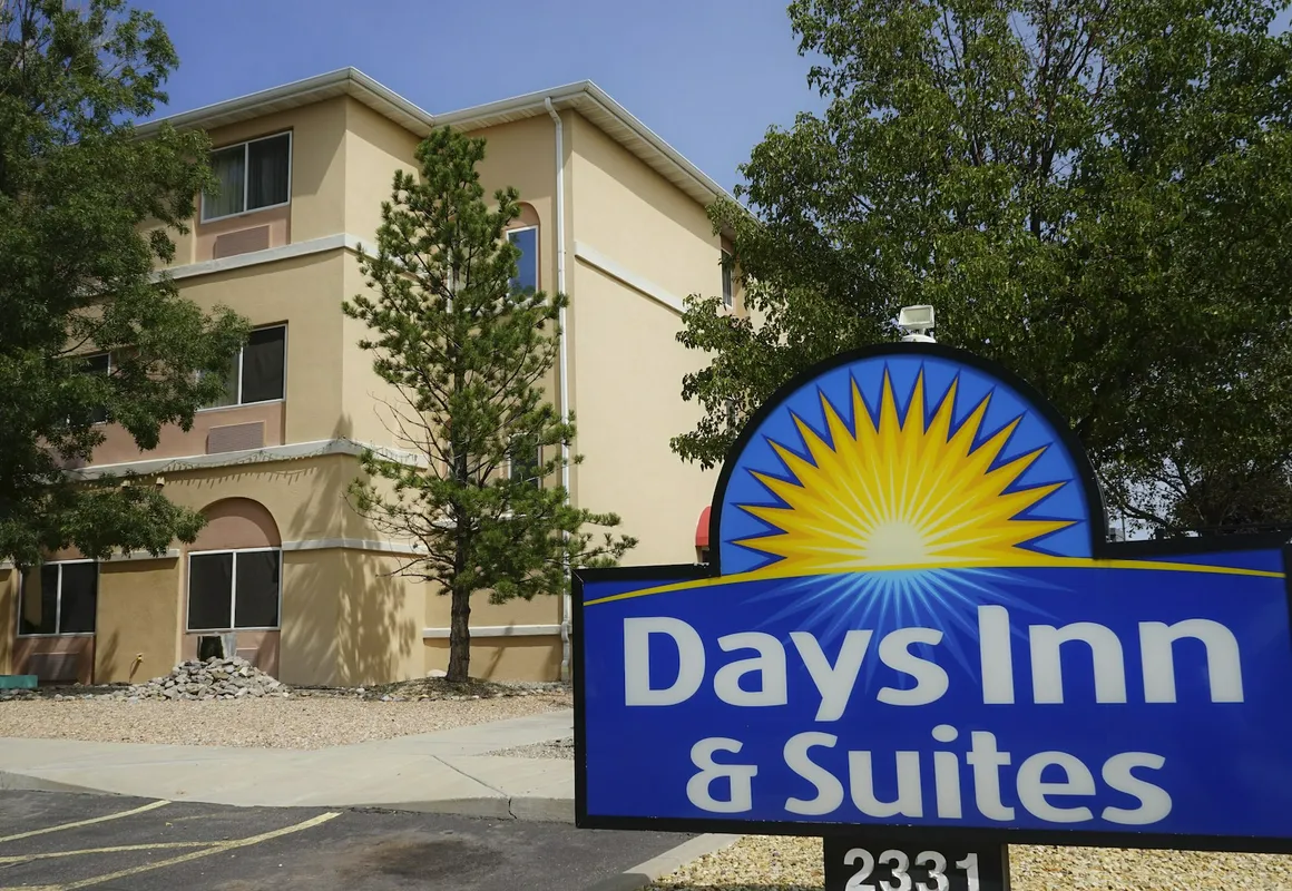Days Inn & Suites by Wyndham Airport Albuquerque hotel hero