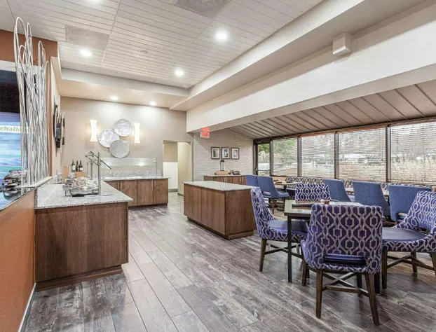 DoubleTree by Hilton Hotel Memphis hotel detail image 3