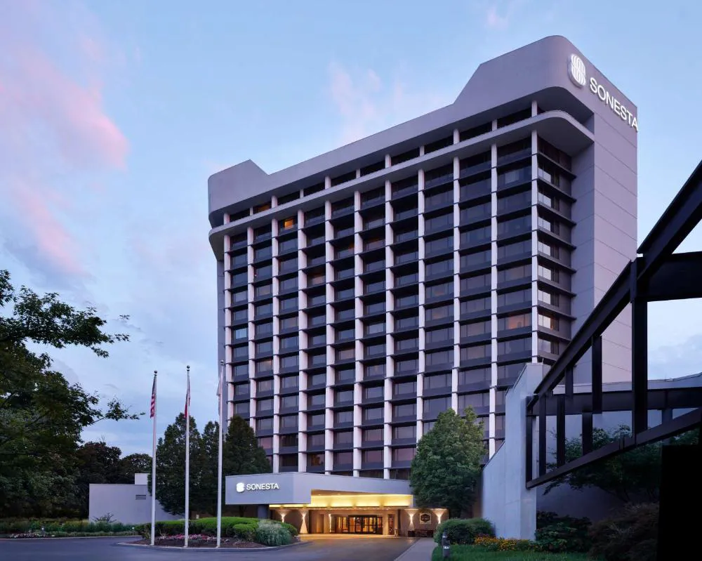 Sonesta Nashville Airport hotel hero