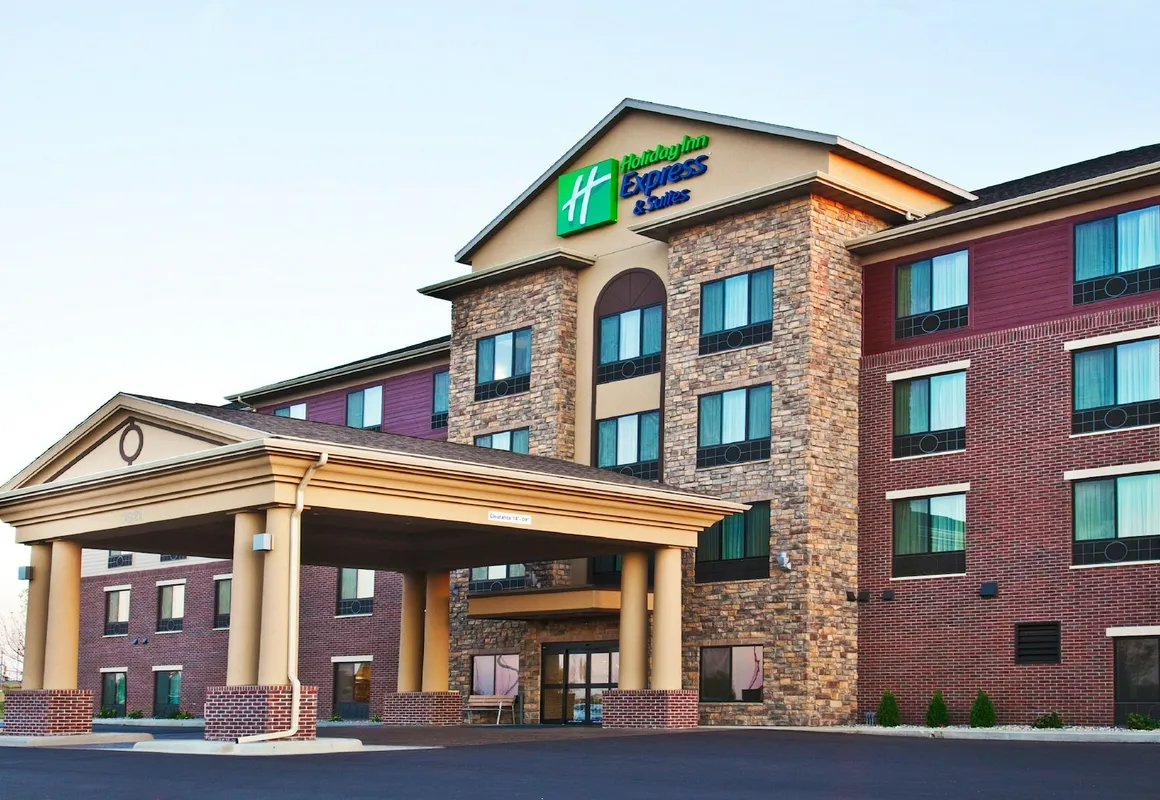 Holiday Inn Express and Suites Sioux Falls SW by IHG hotel hero