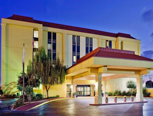 La Quinta Inn & Suites by Wyndham Memphis Airport Graceland hotel detail image 4