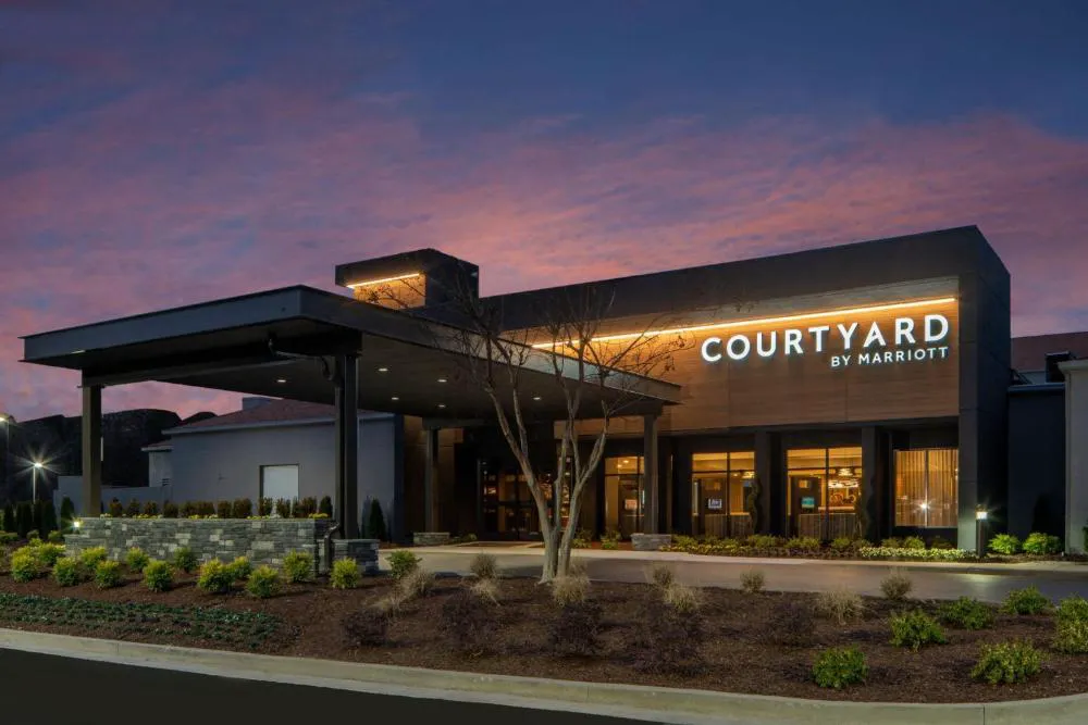 Courtyard by Marriott Nashville Airport hotel hero