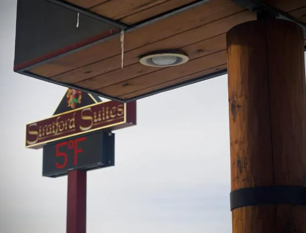 Stratford Suites hotel detail image 4