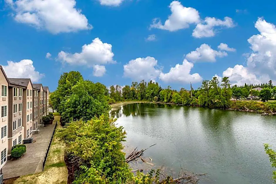 Clarion Hotel Portland International Airport hotel hero