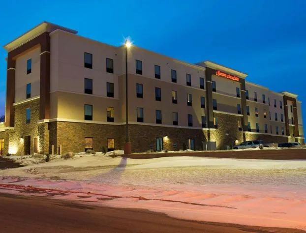 Hampton Inn & Suites Bismarck Northwest hotel detail image 1