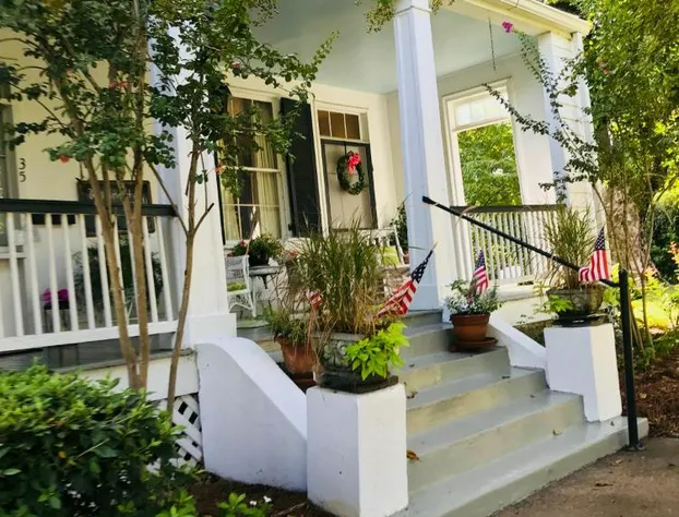 Magnolia Cottage Bed and Breakfast hotel detail image 1