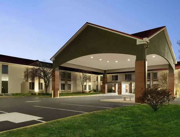 Spark by Hilton Waldorf hotel detail image 4