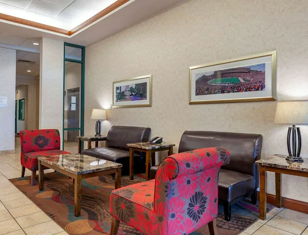 Clarion Suites at the Alliant Energy Center hotel detail image 3