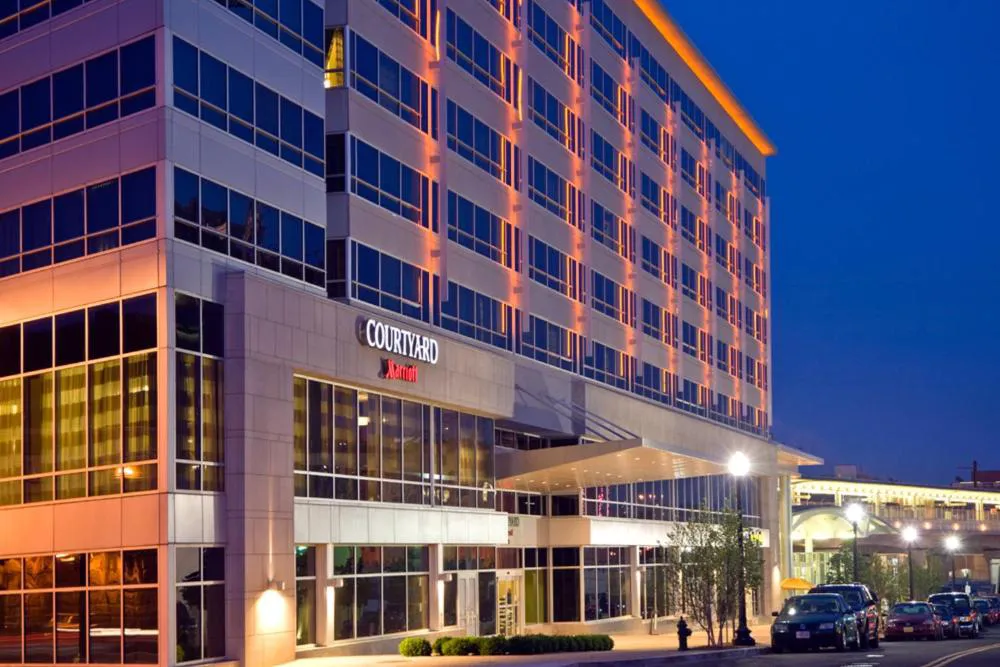 Courtyard Washington, DC/U.S. Capitol hotel hero