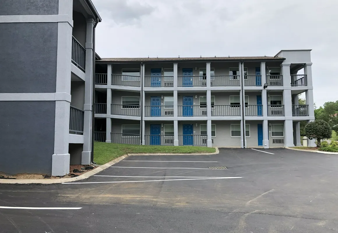 Red Lion Inn & Suites Nashville Airport hotel hero