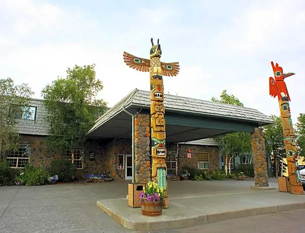 Coast Inn at Lake Hood hotel detail image 1