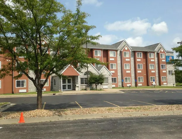 Motel 6 Olathe, KS hotel detail image 1