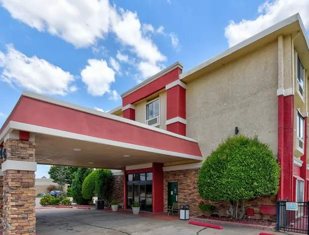 Ramada by Wyndham Oklahoma City Airport North hotel detail image 1