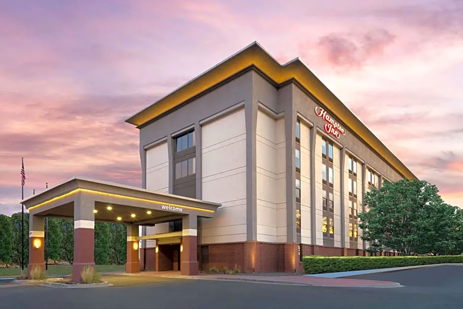 Hampton Inn Denver-International Airport hotel hero