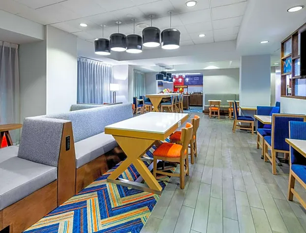 Hampton Inn Denver-International Airport hotel detail image 4