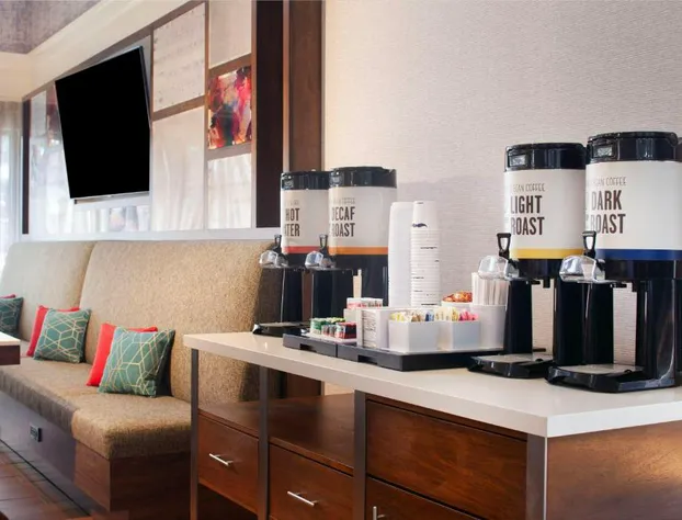 Hampton Inn & Suites Atlanta Airport North I-85 hotel detail image 4