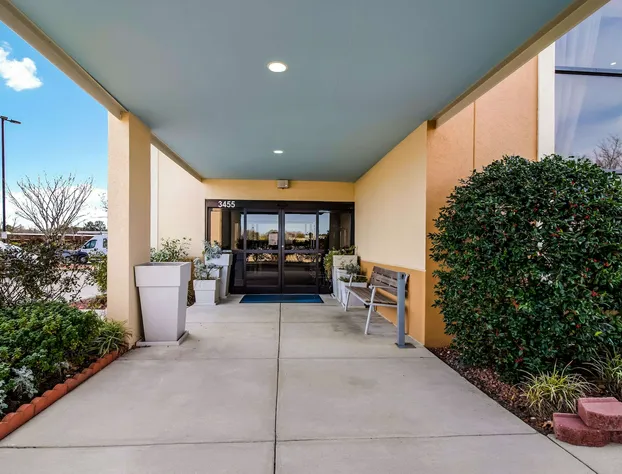 Clarion Pointe New Bern hotel detail image 3